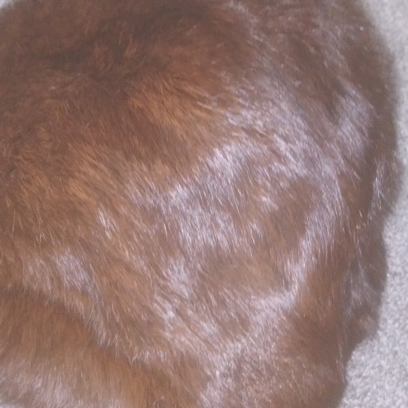 NIB Mink Fur Hat & 2 Fur Scarves - Picture 16 of 16